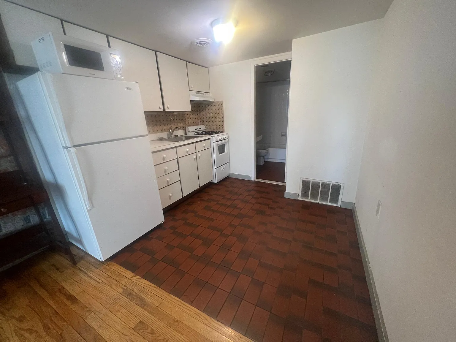 315 South St — Photo 2