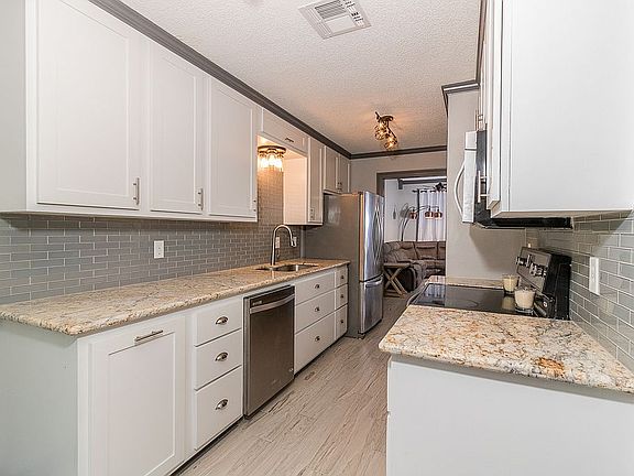2nd image of 206 Long Plantation Blvd APT C