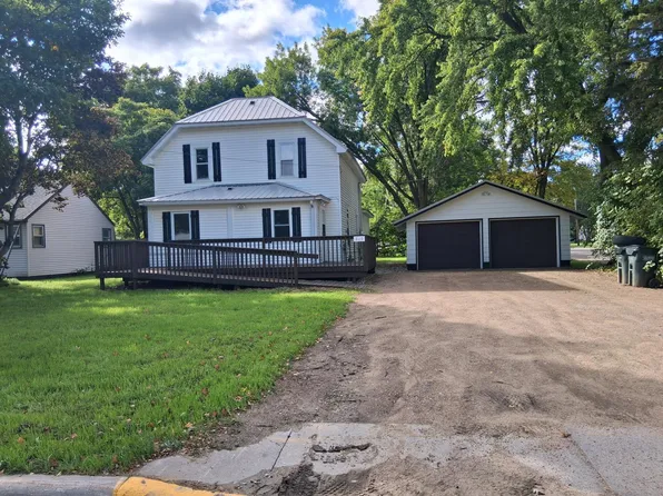 217 W Oak St, Osakis, MN 56360