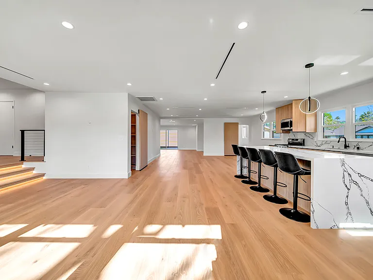 23635 Marylee St — Photo 38
