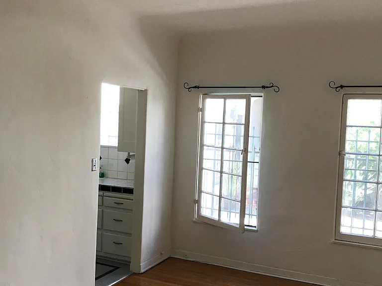 8366 Blackburn Ave — Photo 23