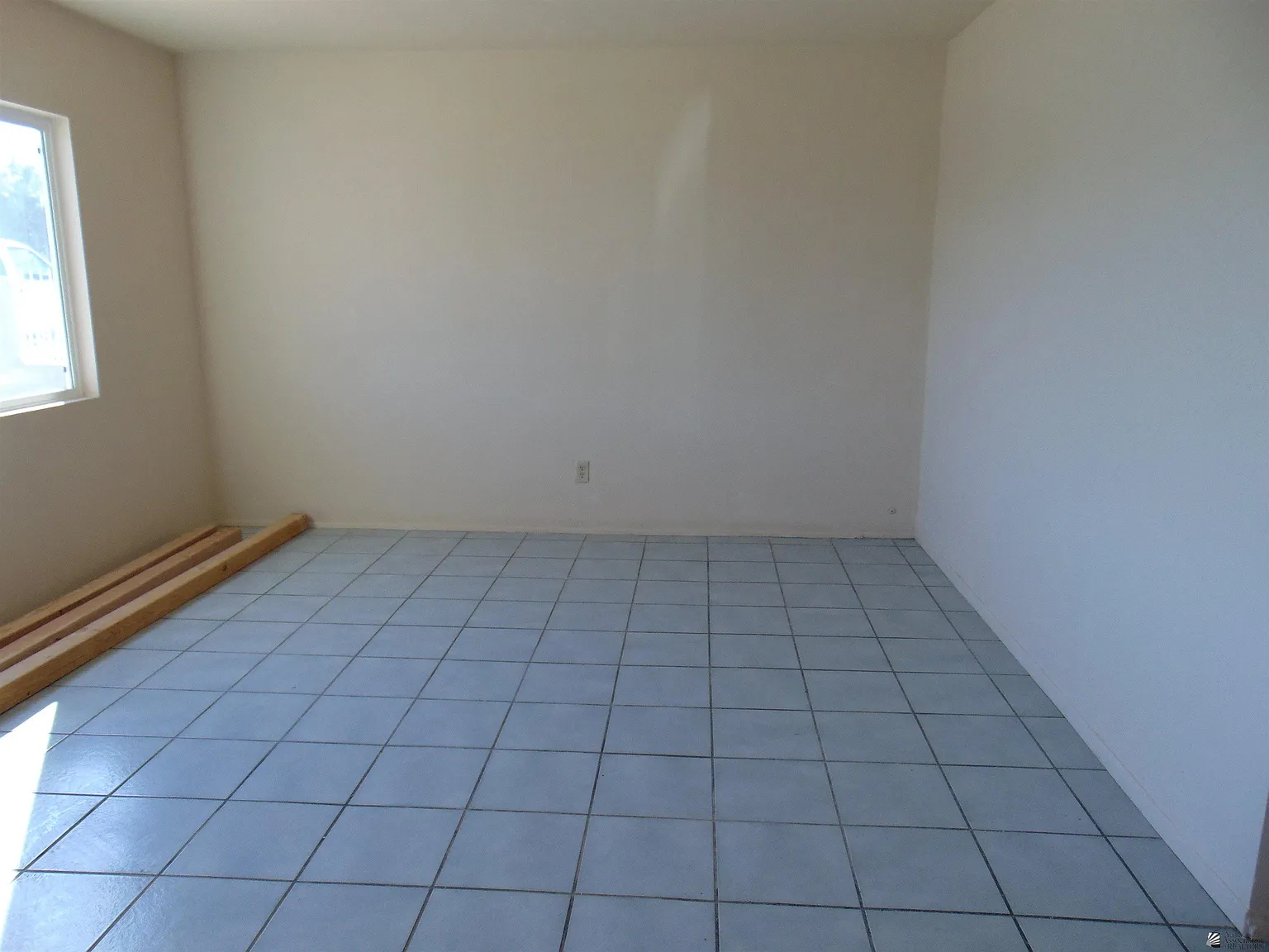 4 bed, 1.5 bath, 1100 sqft, $1,400 — Photo 3