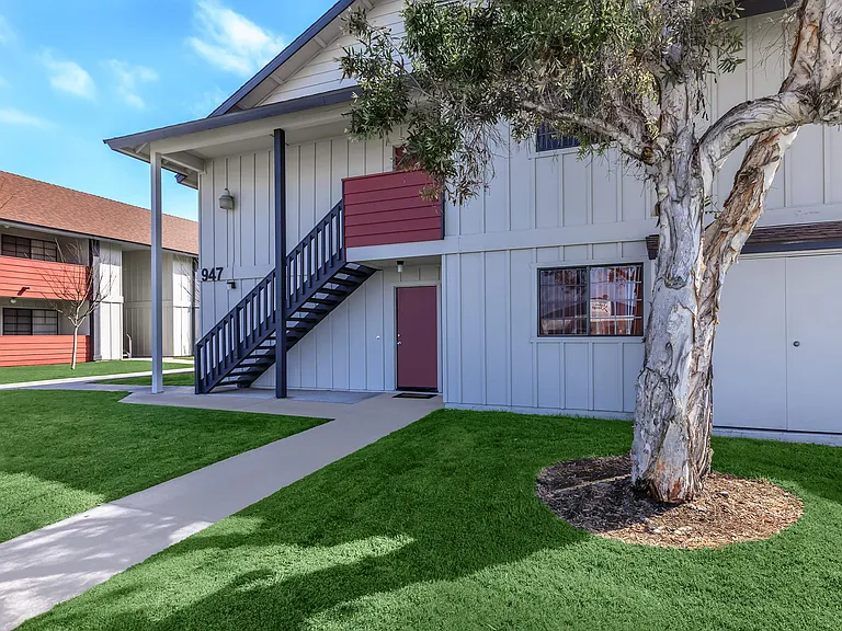 Hollister Creek Village — Photo 7