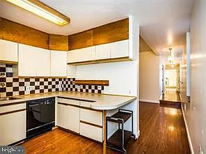 2 bed, 1.0 bath, 1200 sqft, $1,850 — Photo 4