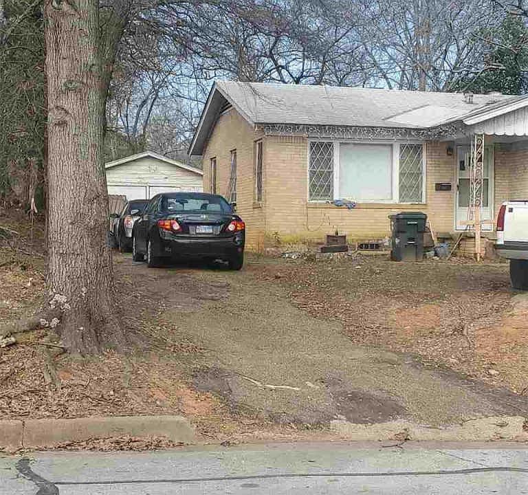 2nd image of 1209 W 6th St
