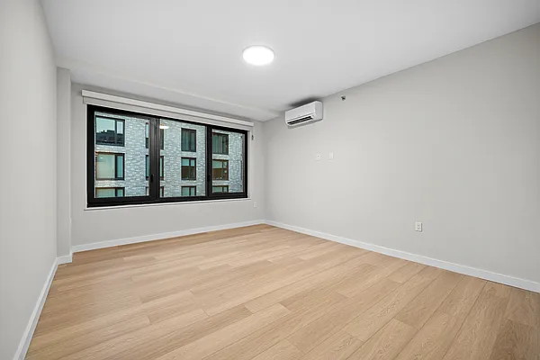 Bedroom, photo 1