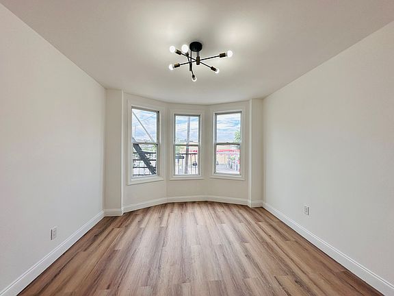 3rd image of 770 Westside Ave #3D