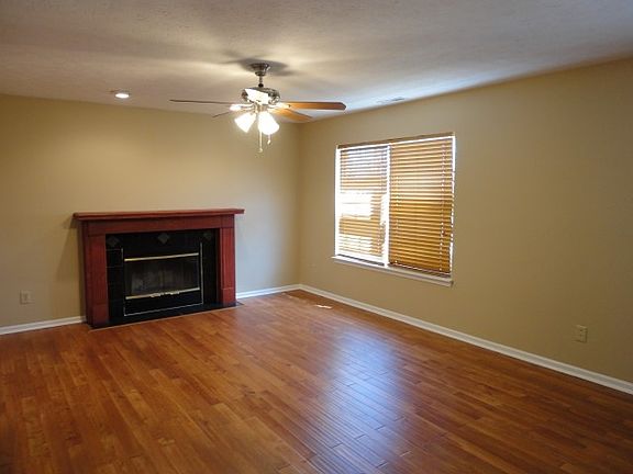 3rd image of 8426 Southern Springs Dr