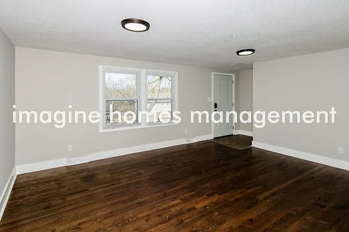3 bed, 2.0 bath, 1170 sqft, $1,975 — Photo 3