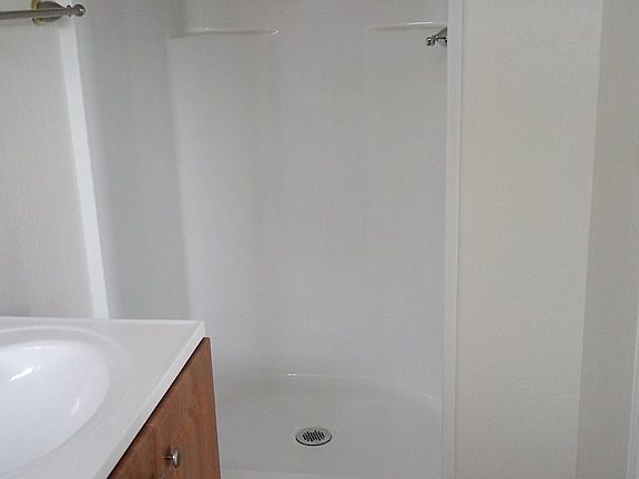 5th image of 1668 E San Fernando St
