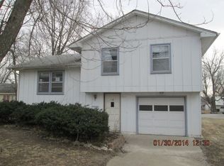 707 Pine St, Belton, MO 64012