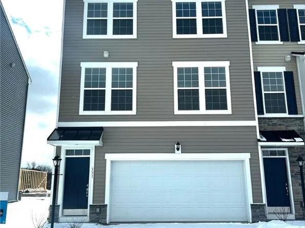 131 Affinity Dr, Harmony, PA 16037