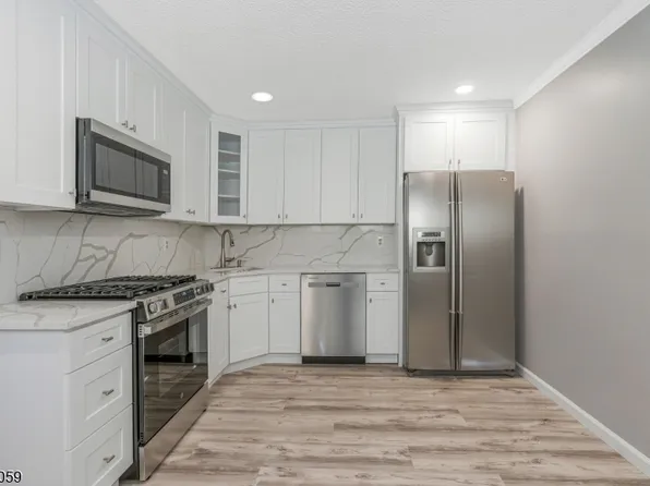 604 Brokaw Ct, Bridgewater, NJ 08807