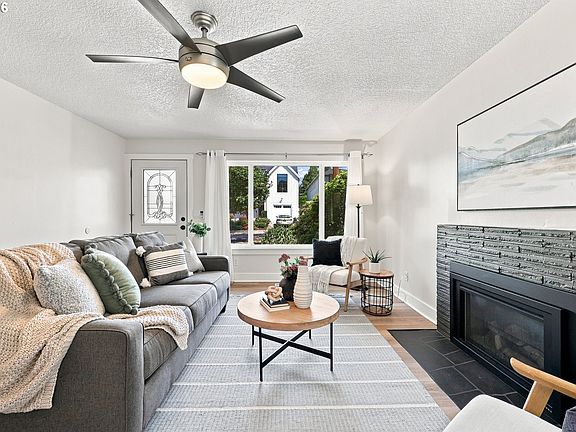 4th image of 4122 SE Bybee Blvd