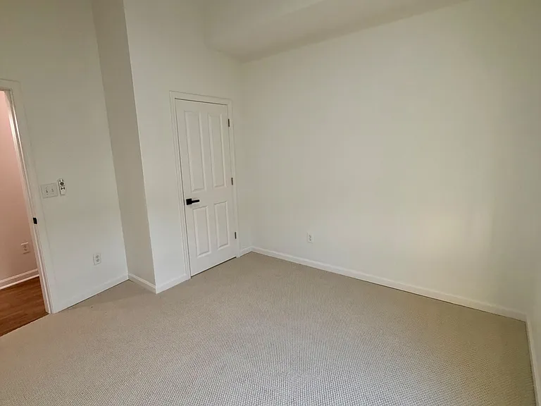10639 Meeting St #401 — Photo 11