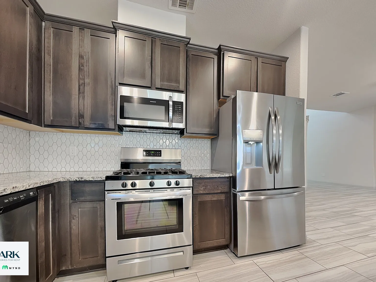 4 bed, 3.5 bath, 2064 sqft, $2,499 — Photo 3