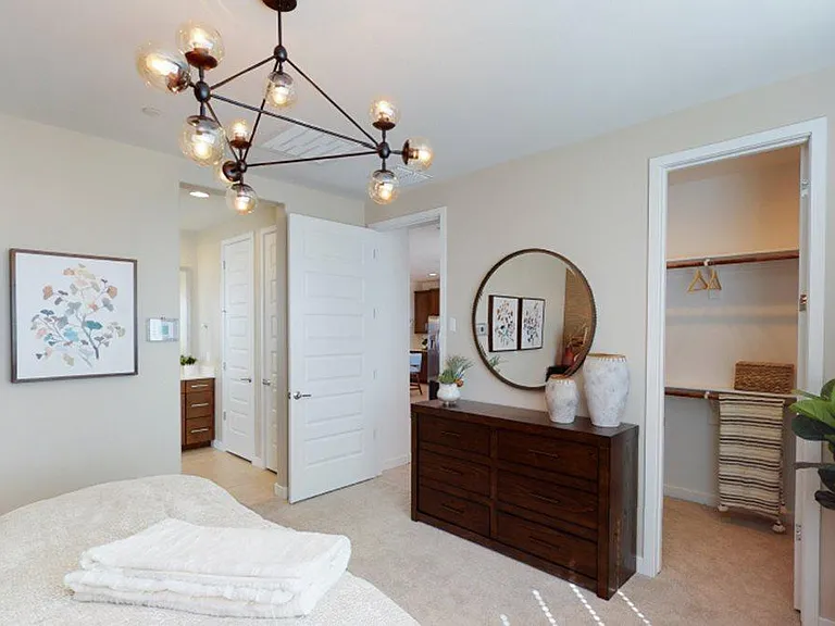 18825 W Canterbury Dr — Photo 9