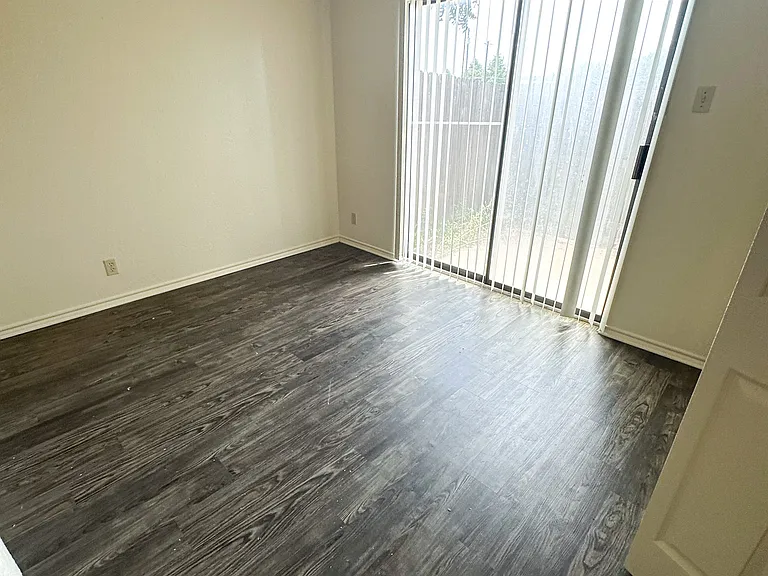 721 Avenue A #8 — Photo 16