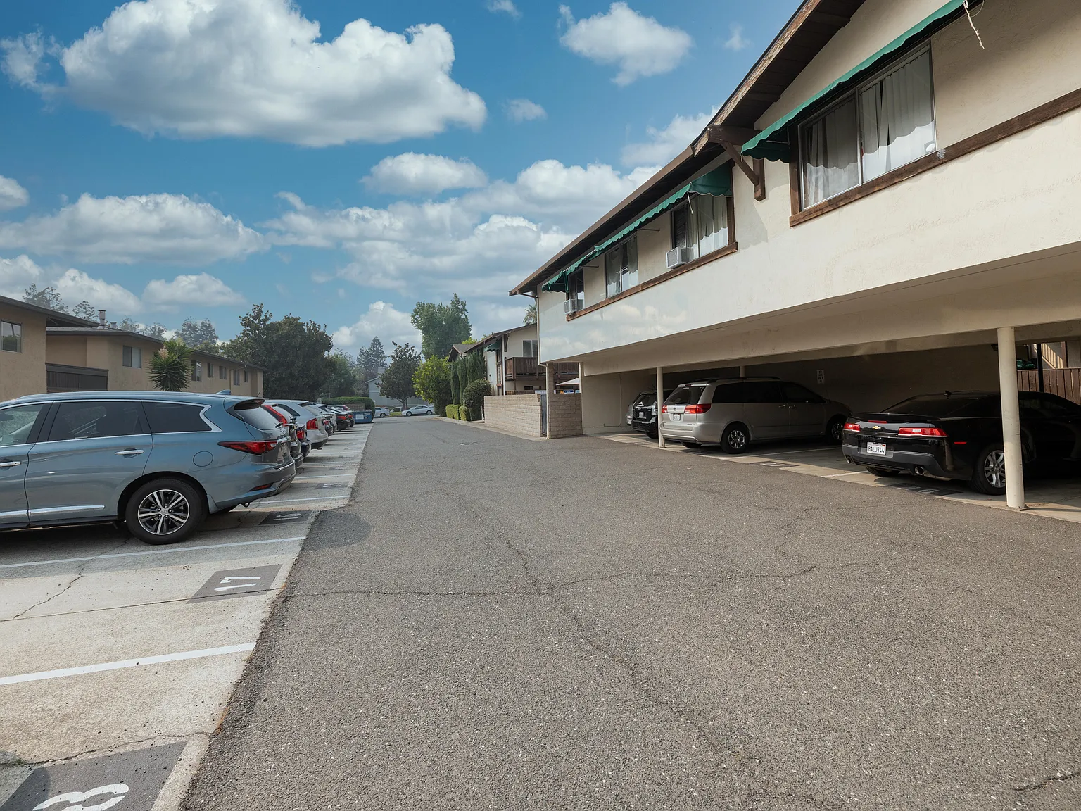 2 bed, $2,400 — Photo 4
