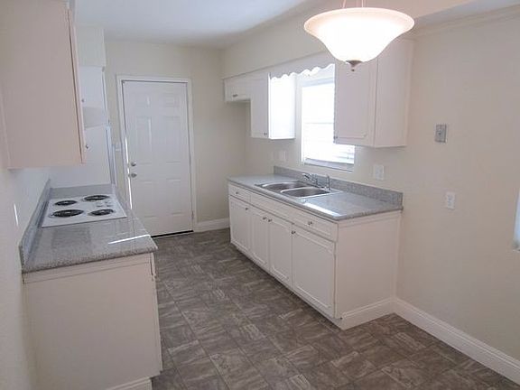 5th image of 4064 11th Ave