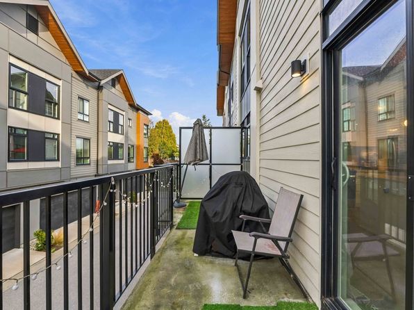 3 bedroom rental in Surrey — photo 27
