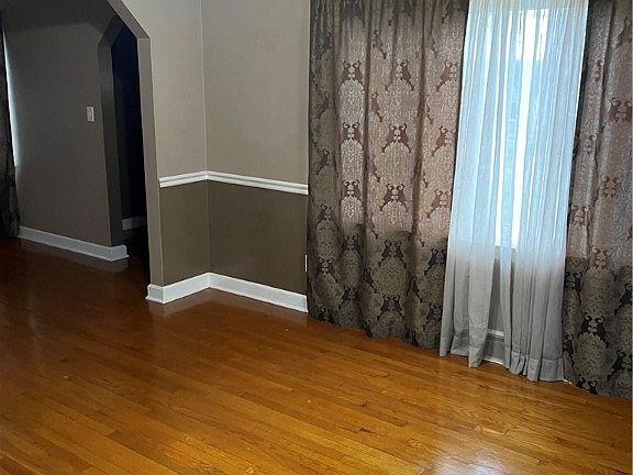 5th image of 7163 Amherst Ave