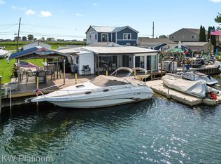 6316 Marina Dr, Algonac, MI