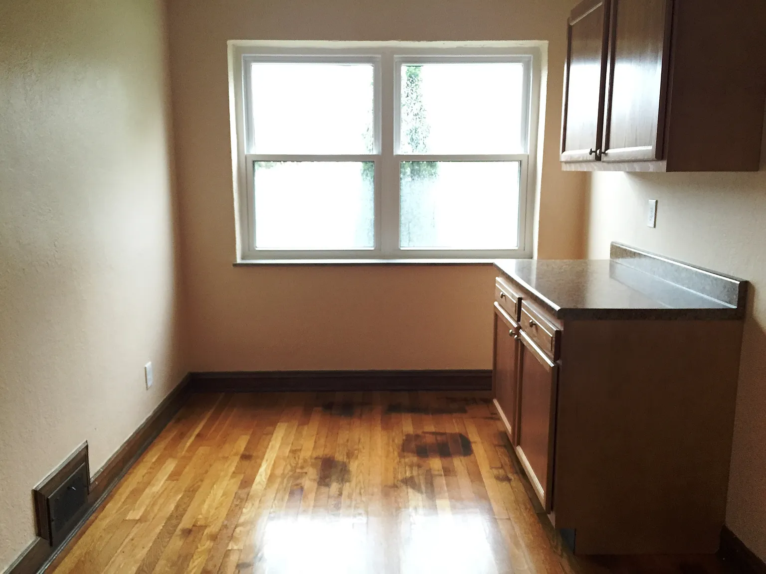 Nice 1 Bedroom Apartments In Kanawha City — Photo 3
