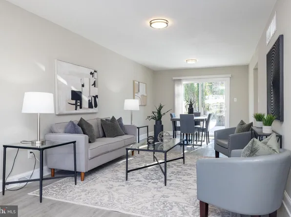 209 W Edgewater Way, Newark, DE 19702