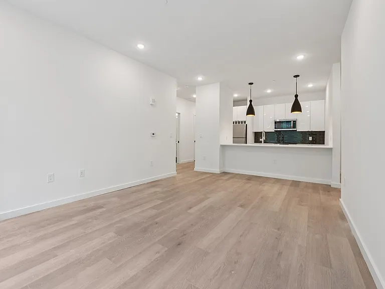 130 Monitor Street — Photo 25
