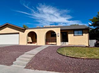 3902 Skyline Dr, Farmington, NM 87401