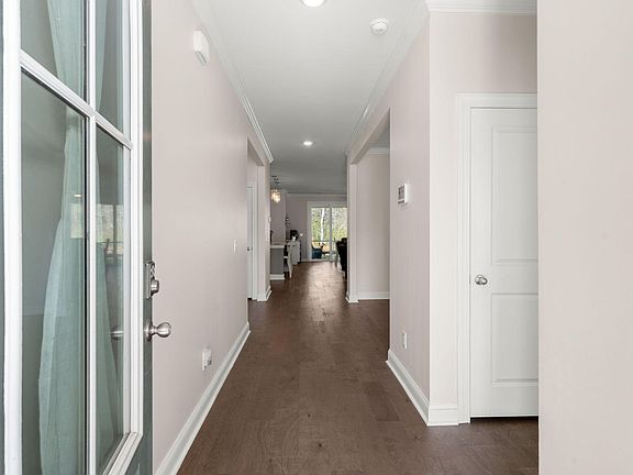 4th image of 228 Shortmarsh St