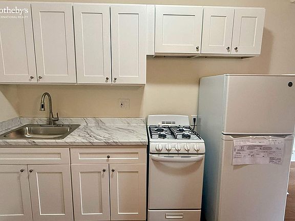 3rd image of 2274 Broadway APT 3C