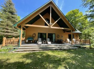 33636 Deer Track Ln, Drummond Island, MI 49726