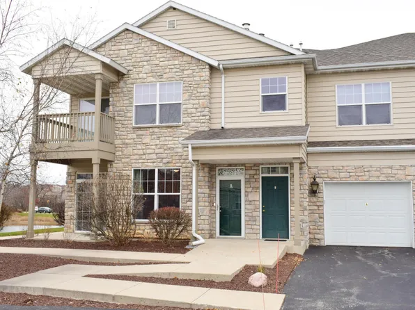 N16W26559 Meadowgrass Cir, Pewaukee, WI 53072