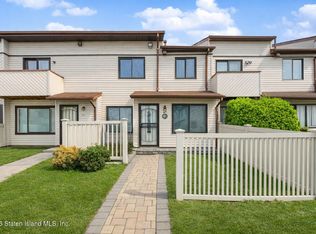 23 Wolkoff Ln, Staten Island, NY 10303