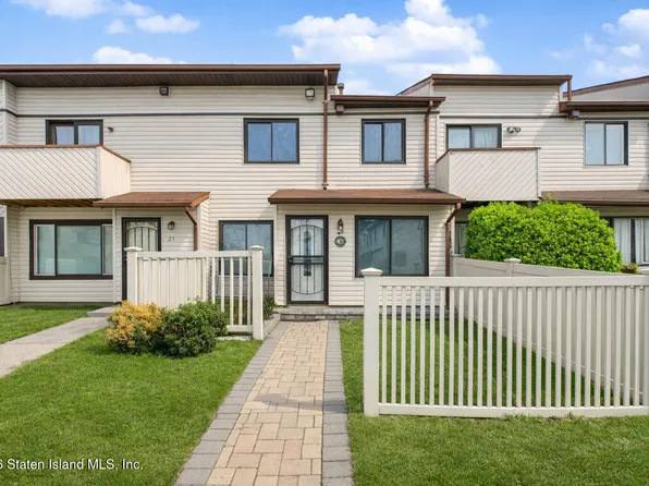 23 Wolkoff Ln, Staten Island, NY 10303