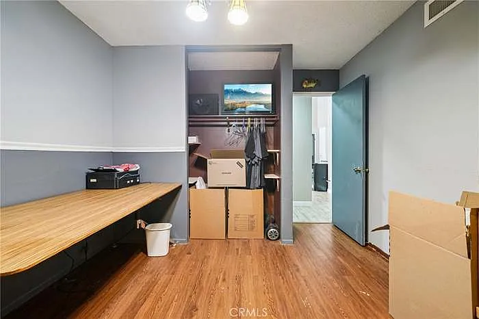 1925 S Starfire Ave — Photo 2