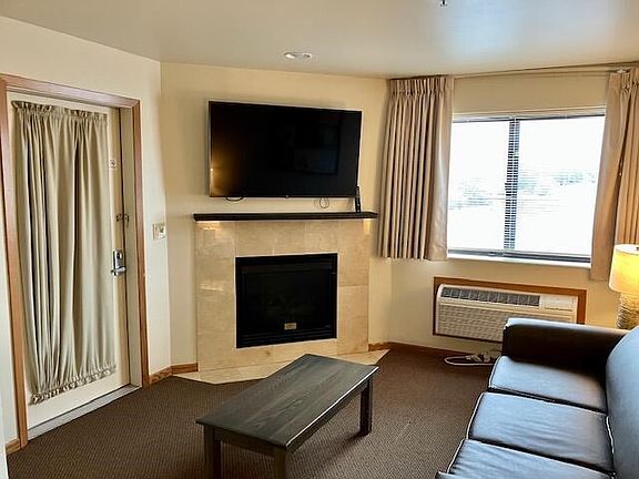 4th image of 7020 Grand Geneva Way #204