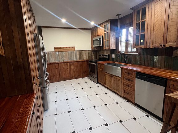 5th image of 6014 Cameron Blvd