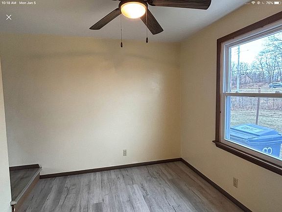 2nd image of 2704 Hawthorne Dr