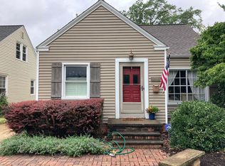 1516 Hampton Rd, Rocky River, OH 44116