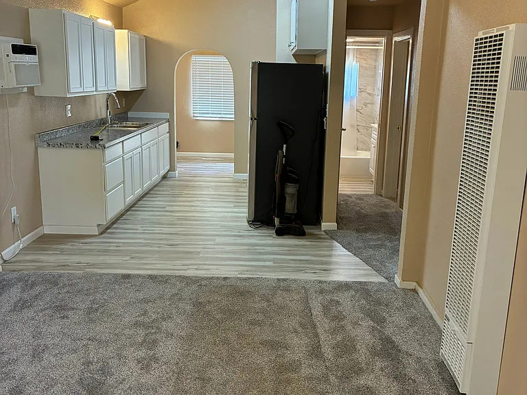 Livingroom towards Kitchen