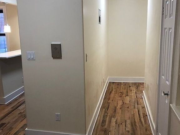 4th image of 100 E 21st St APT 518