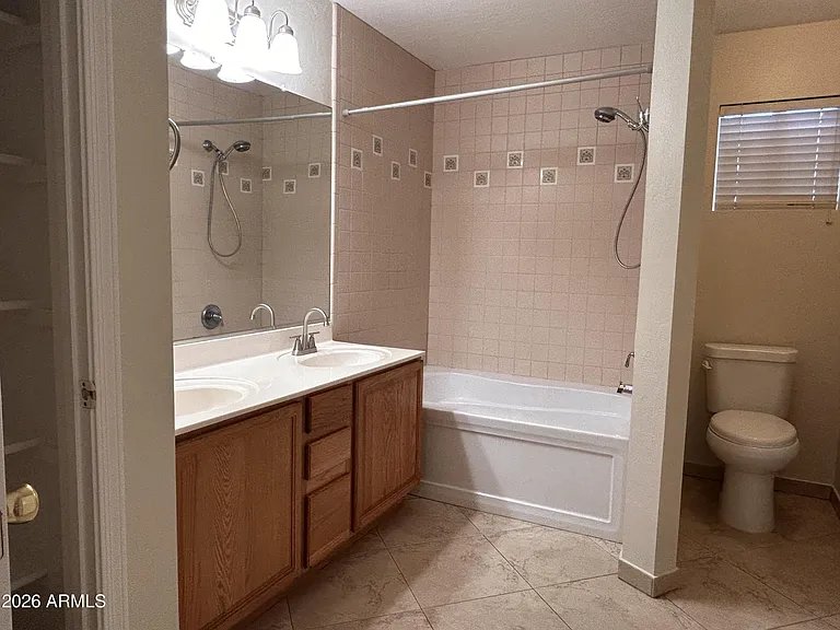 2346 E Devon Ct — Photo 14
