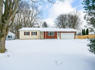 166 Colony Ln, Rochester, NY 14623