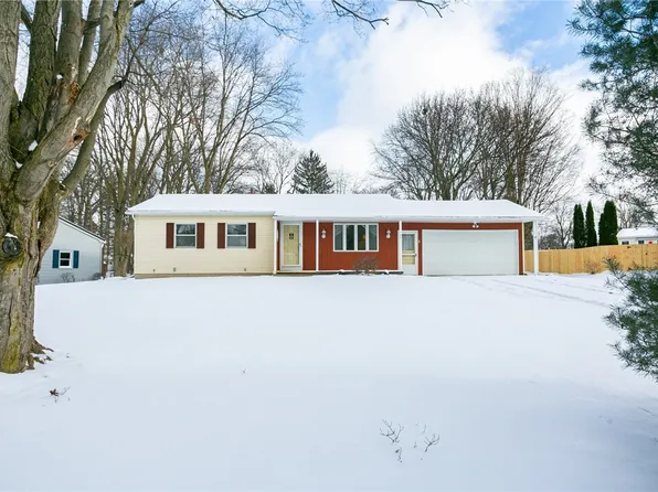 166 Colony Ln, Rochester, NY 14623