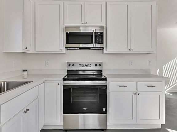 5th image of 1340 W Mariposa Ave