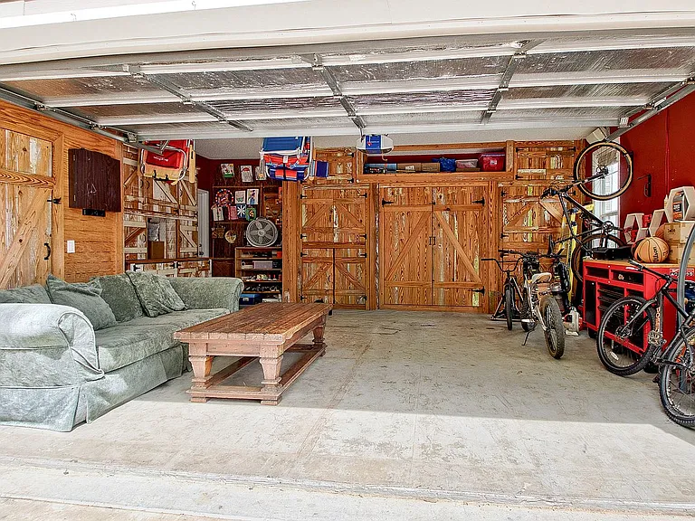 374 Persimmon Dr — Photo 8