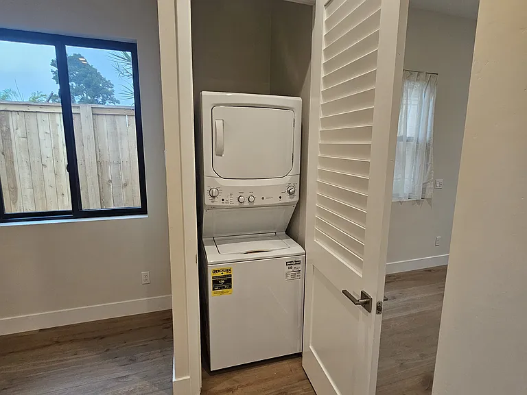 In-unit washer/dryer